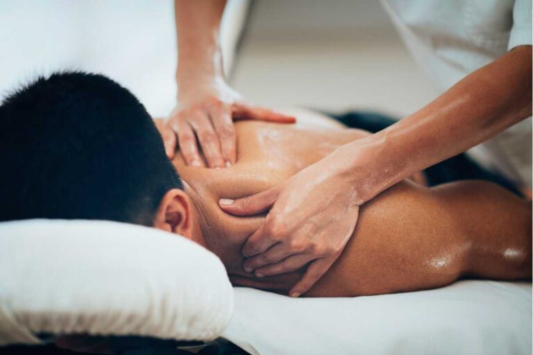 Relax Your Muscles By Preferring Remedial Massage St Kilda